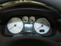 2011款 1.6L 手动 Cross