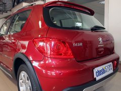 2011款 1.6L 手动 Cross
