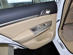 2012款 1.5T 手动 尊贵型