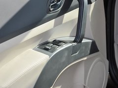 2012款 2.0 自动 典雅风尚型 5座