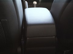 2011款 2.0T 自动 两驱豪华导航版 5座