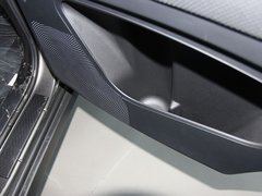 2011款 2.0T 自动 两驱豪华导航版 5座