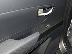 2011款 2.0T 自动 两驱豪华导航版 5座