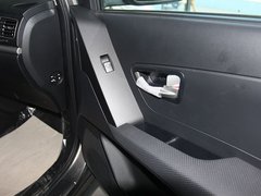 2011款 2.0T 自动 两驱豪华导航版 5座