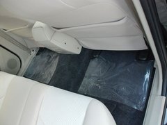 2011款 2.0L 手动 都市先锋版 5座