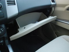 2011款 2.0L 手动 都市先锋版 5座
