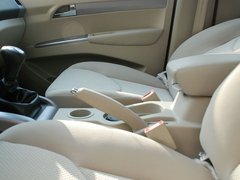 2011款 2.0L 手动 都市先锋版 5座