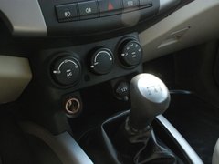 2011款 2.0L 手动 都市先锋版 5座