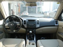 2011款 2.0L 手动 都市先锋版 5座