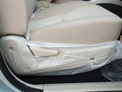 2011款 2.0L 手动 都市先锋版 5座