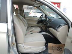 2011款 2.0L 手动 都市先锋版 5座