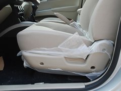 2011款 2.0L 手动 都市先锋版 5座