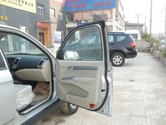 2011款 2.0L 手动 都市先锋版 5座
