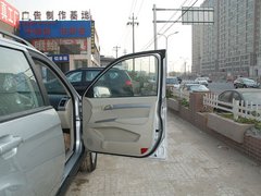 2011款 2.0L 手动 都市先锋版 5座