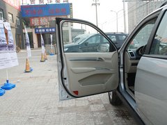 2011款 2.0L 手动 都市先锋版 5座