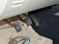 2011款 2.0L 手动 都市先锋版 5座