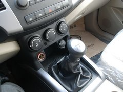 2011款 2.0L 手动 都市先锋版 5座