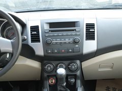 2011款 2.0L 手动 都市先锋版 5座