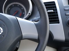 2011款 2.0L 手动 都市先锋版 5座