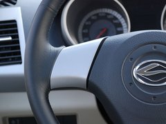2011款 2.0L 手动 都市先锋版 5座