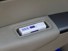 2011款 2.0L 手动 都市先锋版 5座