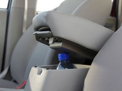 2011款 2.0L 手动 都市先锋版 5座