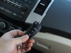 2011款 2.0L 手动 都市先锋版 5座