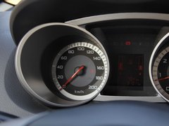 2011款 2.0L 手动 都市先锋版 5座