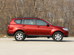 2011款 2.0L 手动 都市先锋版 5座
