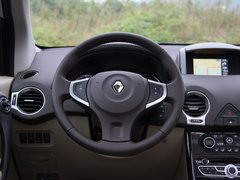 2012款 2.5 CVT 四驱舒适导航版 5座