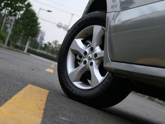 2012款 2.5 CVT 四驱舒适导航版 5座