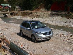 2012款 2.5 CVT 四驱舒适导航版 5座