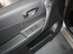 2012款 2.5 CVT 四驱舒适导航版 5座