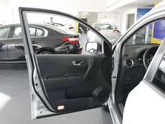 2012款 2.5 CVT 四驱舒适导航版 5座