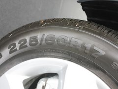 2012款 2.5 CVT 四驱舒适导航版 5座