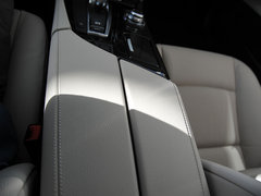 2012款 523Li 2.5L 领先型