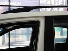2011款 2.0T 自动 两驱豪华导航版 5座