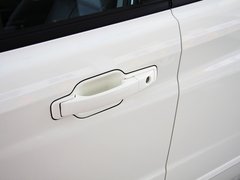 2011款 2.0T 自动 两驱豪华导航版 5座