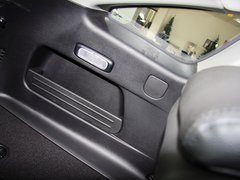 2011款 2.0T 自动 两驱豪华导航版 5座