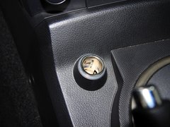 2011款 2.0T 自动 两驱豪华导航版 5座