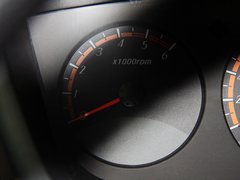 2011款 2.0T 自动 两驱豪华导航版 5座
