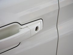2011款 2.0T 自动 两驱豪华导航版 5座