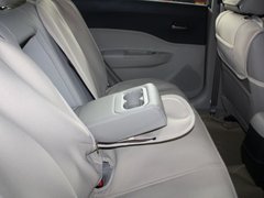 2012款 1.6L 自动 天窗版