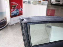 2012款 1.6L 自动 天窗版