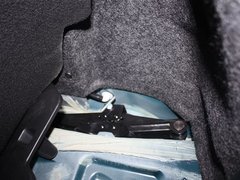 2012款 1.6L 自动 天窗版