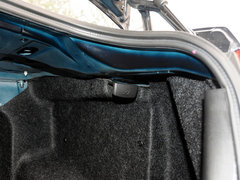 2012款 1.6L 自动 尊贵型