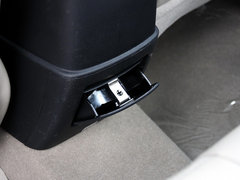 2012款 1.6L 自动 尊贵型