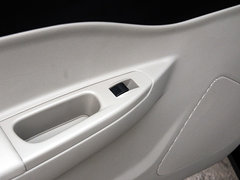 2012款 1.6L 自动 尊贵型