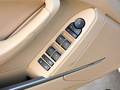 2012款 3.0L 自动 豪华运动型
