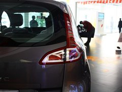 2012款 2.0L CVT 舒适版 5座